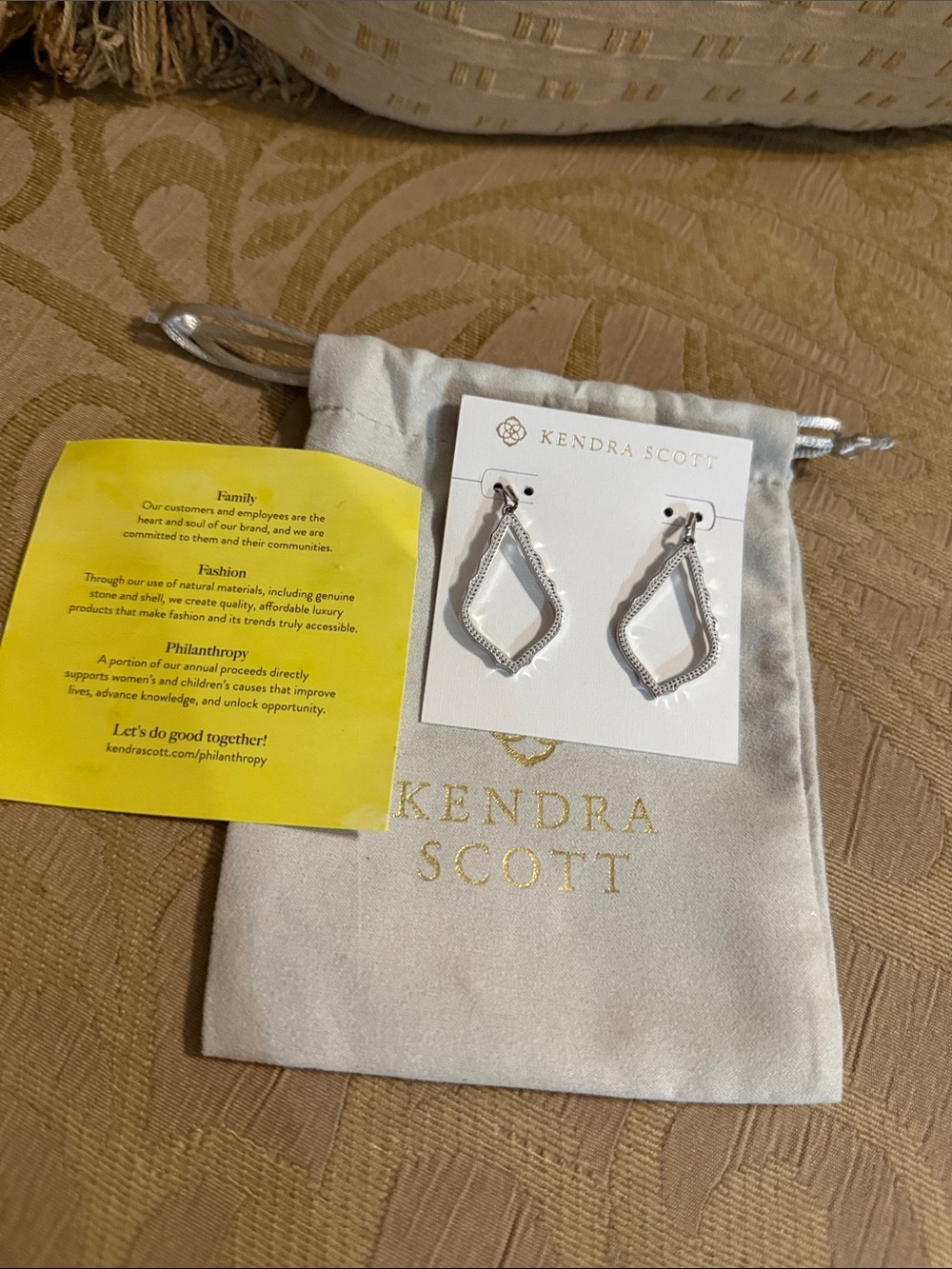 Kendra Scott Sophee Drop Earrings in Silver
